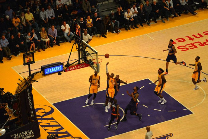 亮相滑雪大 亮相滑雪大